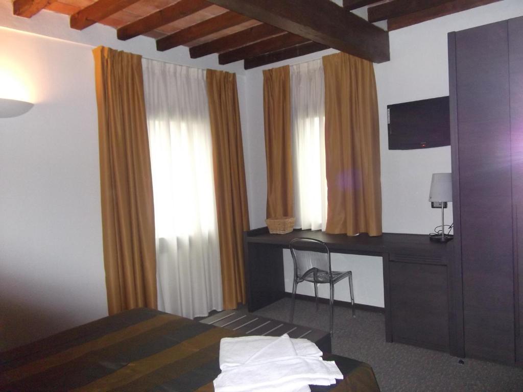 Locanda Sant'Ambrogio Rivalta  Стая снимка