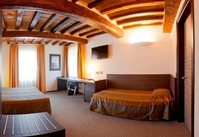 Locanda Sant'Ambrogio Rivalta  Екстериор снимка