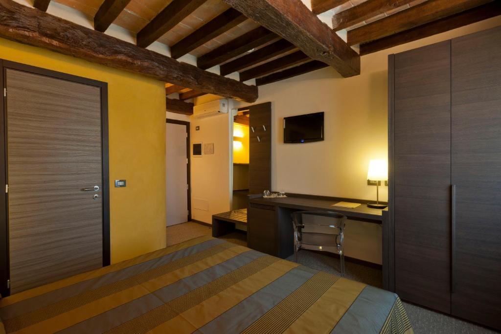 Locanda Sant'Ambrogio Rivalta  Стая снимка