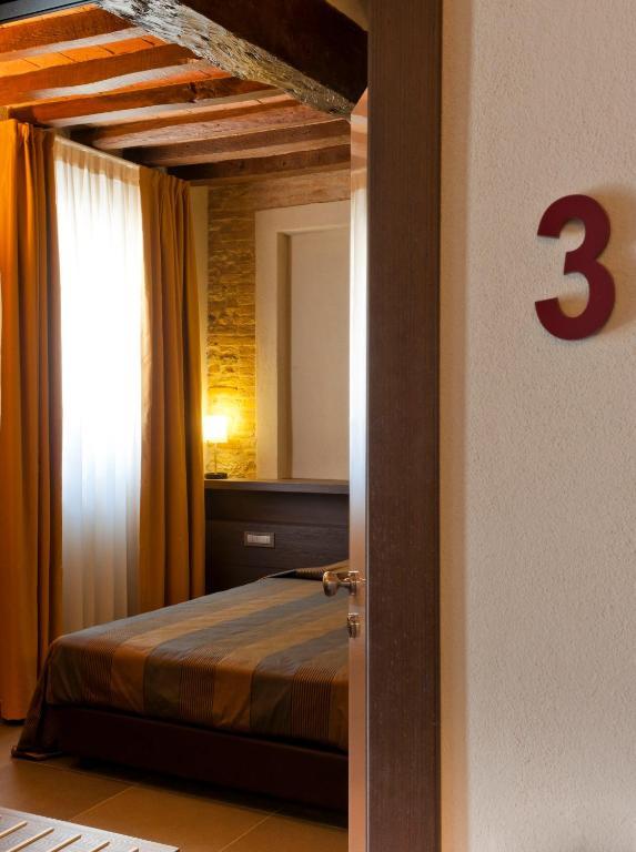 Locanda Sant'Ambrogio Rivalta  Стая снимка