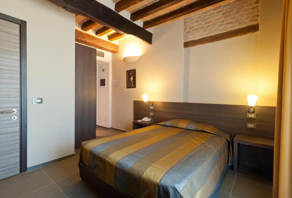 Locanda Sant'Ambrogio Rivalta  Стая снимка