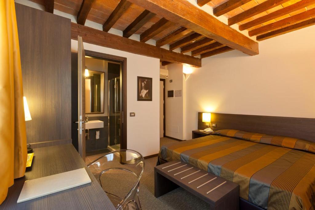Locanda Sant'Ambrogio Rivalta  Стая снимка